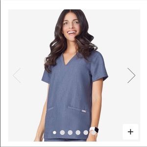 FIGS casks 3 pocket scrub top